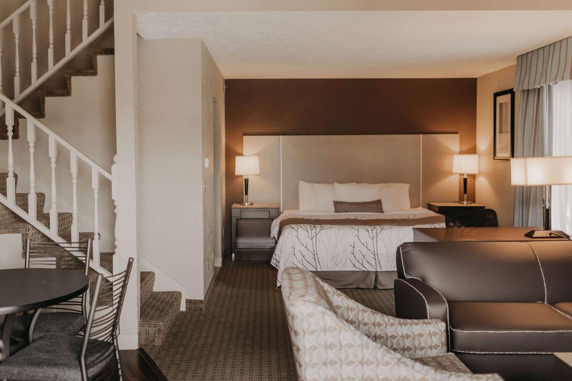 Eastland Suites Hotel & Conference Center Bloomington Exteriér fotografie